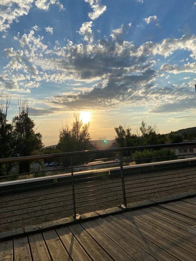 Les Terrasses D'Aix - Studio Avec Grande Terrasse Privee เออกีส์ ภายนอก รูปภาพ