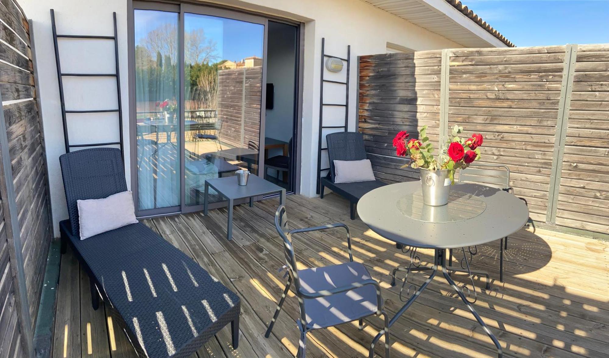 Les Terrasses D'Aix - Studio Avec Grande Terrasse Privee เออกีส์ ภายนอก รูปภาพ