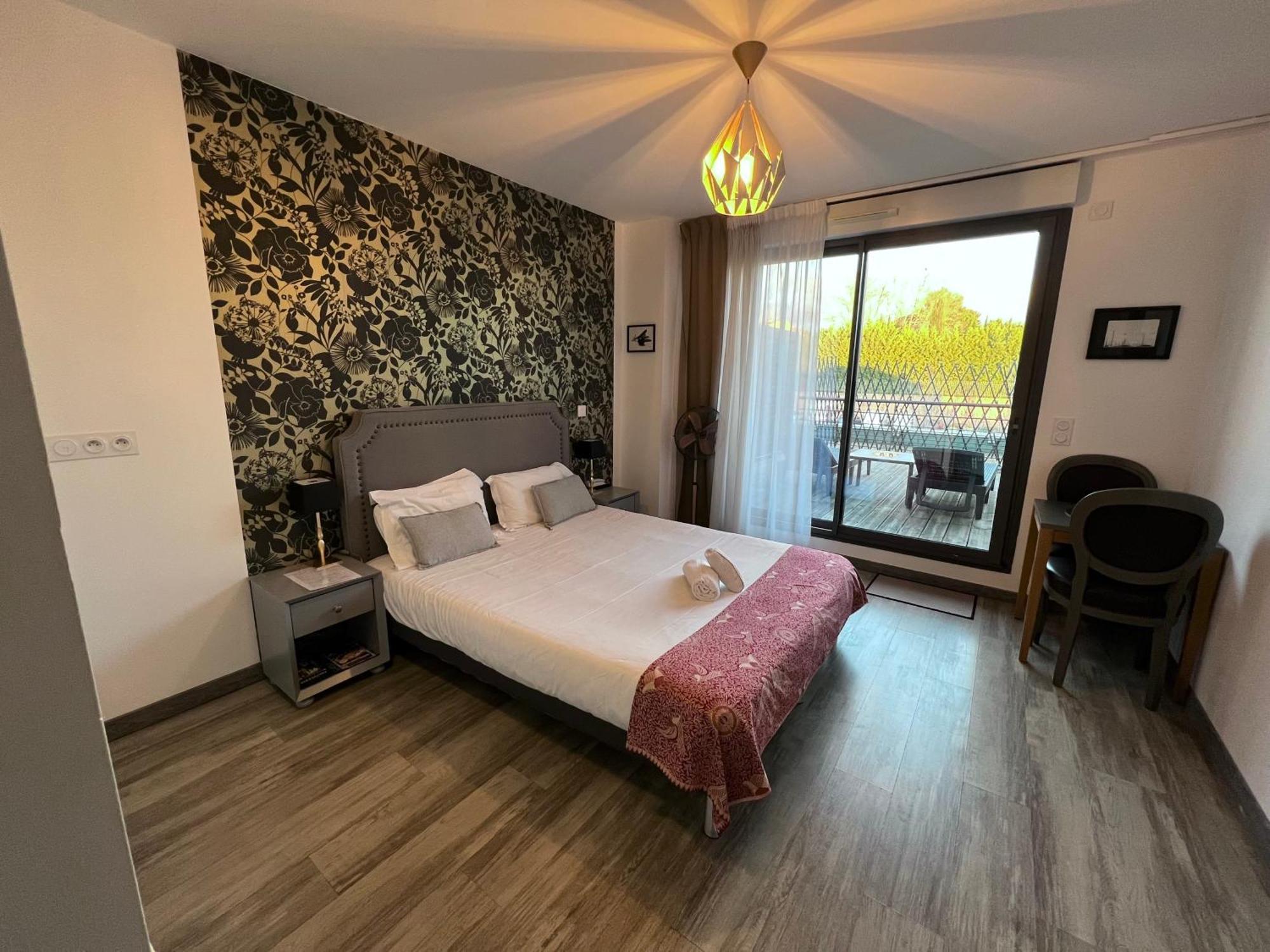Les Terrasses D'Aix - Studio Avec Grande Terrasse Privee เออกีส์ ภายนอก รูปภาพ